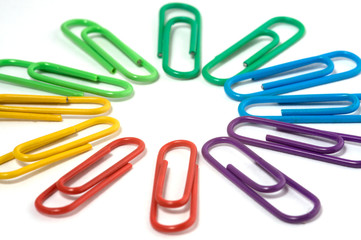 A circle of colourul paperclips