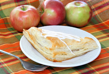 Apple turnover with fresh apples