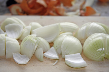 Geviertelte Zwiebeln