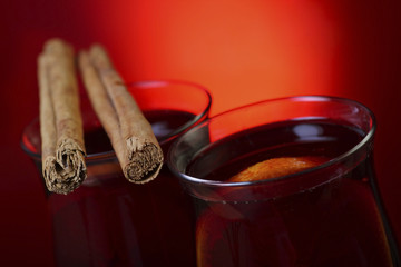 mulled wine with cinnamon