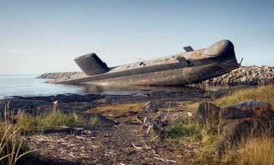 The Leaning Submarine