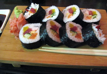 Makis au restaurant japonais.plan