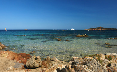 tour genoise et yatch sur la plage de pinarello