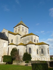 Fototapeta na wymiar Kościół i klasztor w Saint Savin we Francji