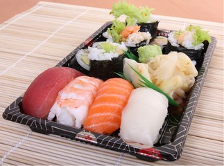 sushi traditional japanese seafood