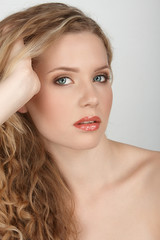 Fototapeta premium Hand in hair