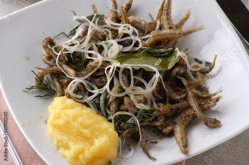 Sisàm e polenta - Antipasti di pesce - Cucina del Veneto\ Sisàm e polenta - Antipasti di pesce - Cucina del Veneto\