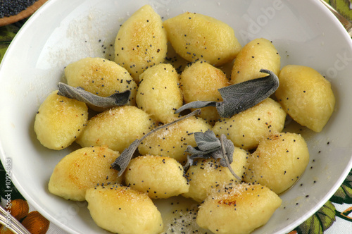 Gnocchi ripieni di barboni - Primi piatti - Cucina del Veneto\ Gnocchi ripieni di barboni - Primi piatti - Cucina del Veneto\