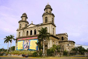 Fototapeta na wymiar Old Cathedral Managua
