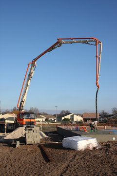 pompe &agrave; b&eacute;ton coule une chape