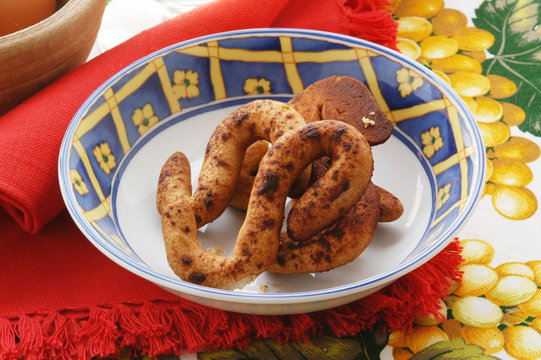 Bigoli alla cannella - Dolci - Ricetta tradizionale del Veneto