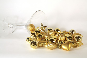 Spilled golden ornament martini