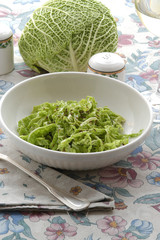 Insalata di verza con semi di finocchio - Cucina vegetariana