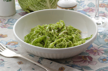 Insalata di verza con semi finocchio - Cucina vegetariana