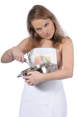 Frau mit schüssel rührt mit Schneebesen