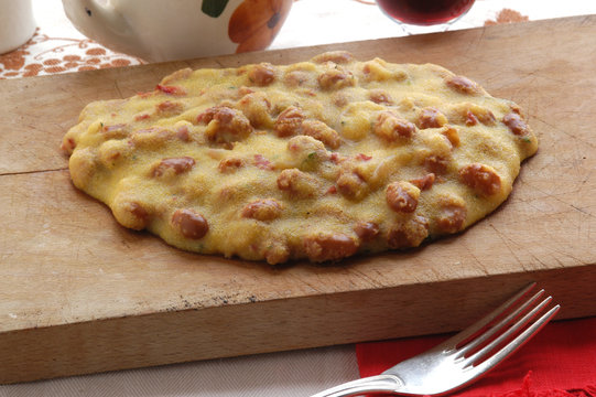 Polenta e fas&ograve;i imbogon&agrave;di - Contorni - Ricette del Veneto