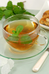 Pfefferminztee mit Cantuccini[1]