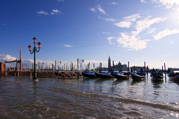 Fototapeta na wymiar Wysoka woda w Wenecji