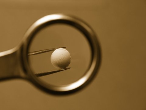 l'oeil du pharmacien sepia