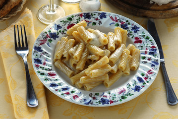Maccheroni con formaggio - Primi piatti - Cucina italiana