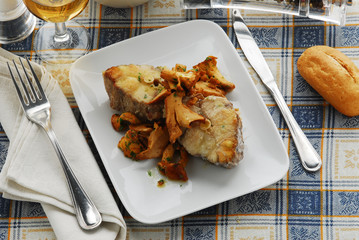 Palombo con le finferle - Secondi di pesce