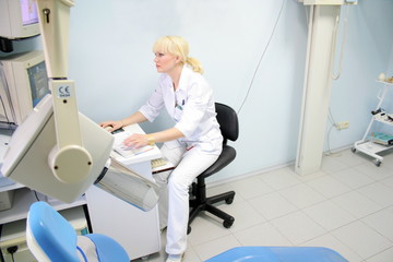 doctor-radiologist
