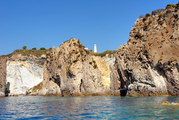 Fototapeta na wymiar Włochy, linia brzegowa wyspy Ponza