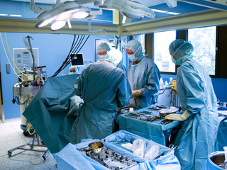 Operation im Tageslicht-OP