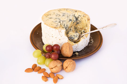 Stilton Cheese with grapes & walnuts