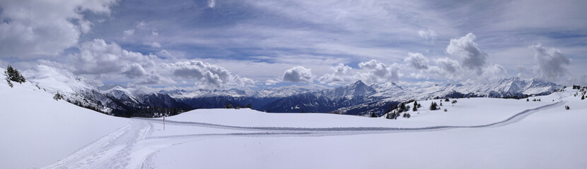 Fototapeta na wymiar winter alps panorama
