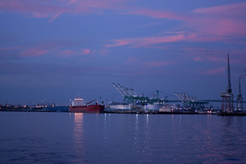 Fototapeta premium Sunset over Port of Los Angeles