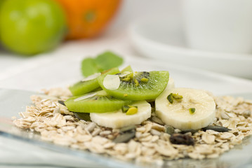 Obstmüsli mit Nüssen [1]