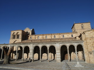 Fototapeta na wymiar Basílica de San Vicente en Avila (España)