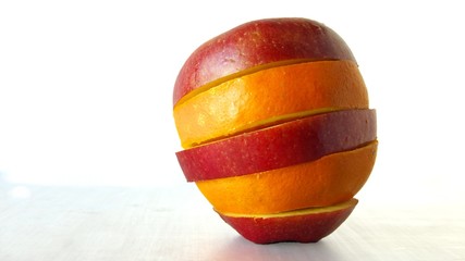Orange und Apfel