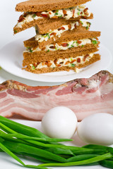 whole grain egg salad club sandwiches with ingredients