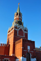 Obraz premium Clocher sur la muraille du Kremlin