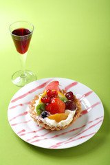 Cake with fresh fruits