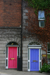 Dublin - Deux portes de couleur