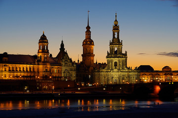 Fototapeta na wymiar Dresden Altstadt noc - Dresden old town 01 nocy