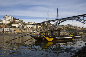 Fototapeta na wymiar Oporto View with D. Luis Bridge
