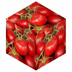 des tomates mises en cube