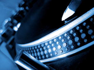 DJ © Cmon