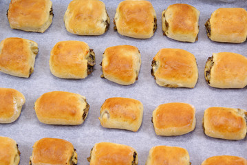 yeast-cake with champignons