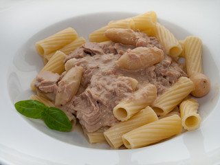 Penne mit Thunfischsauce