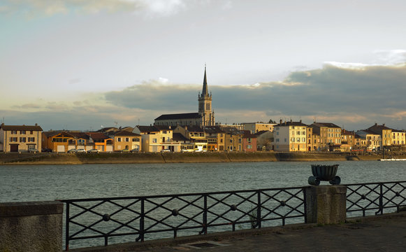St. Laurent-sur-Saone