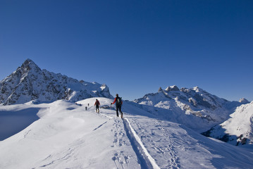 Wintersport in den Bergen