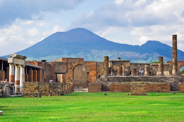 Vesuvius and Pompeii - 11320651