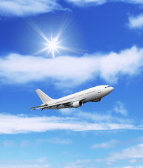 Fototapeta na wymiar samoloty: samoloty w wielkim błękitne niebo