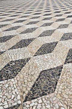 Decorative stone pavement