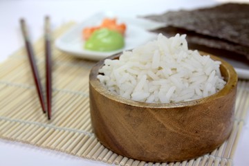 Sushi Zutaten: Reis Nori Wasabi